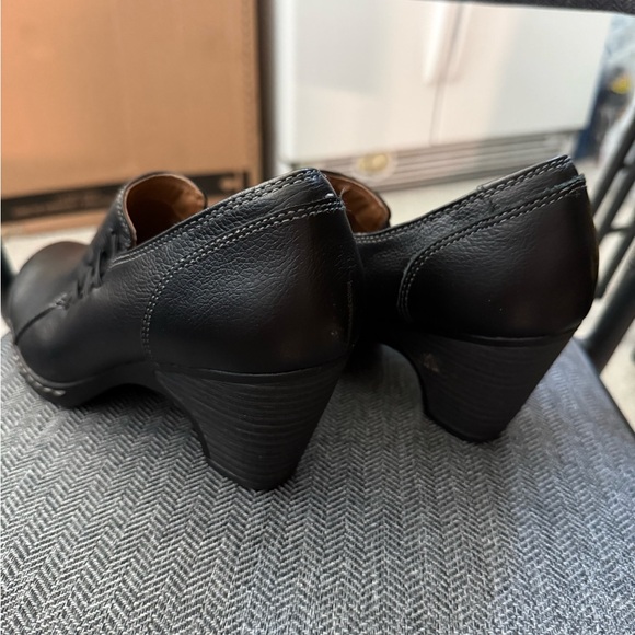 Euro by Sofft Black Leather Heeled Pumps - Picture 8 of 9